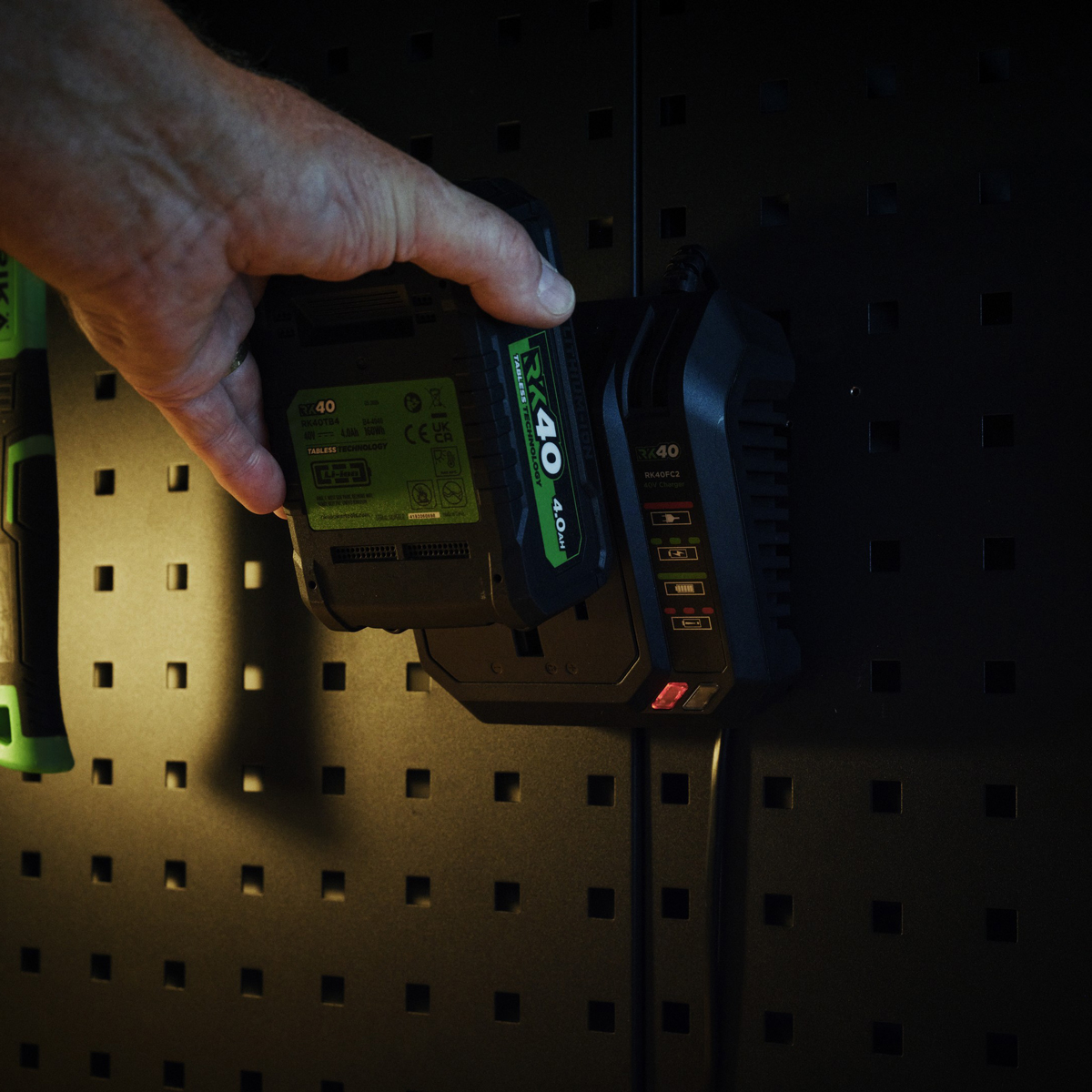 Rikä RK40 40V Single 2.0Ah Battery Fast Charger | 2.4A